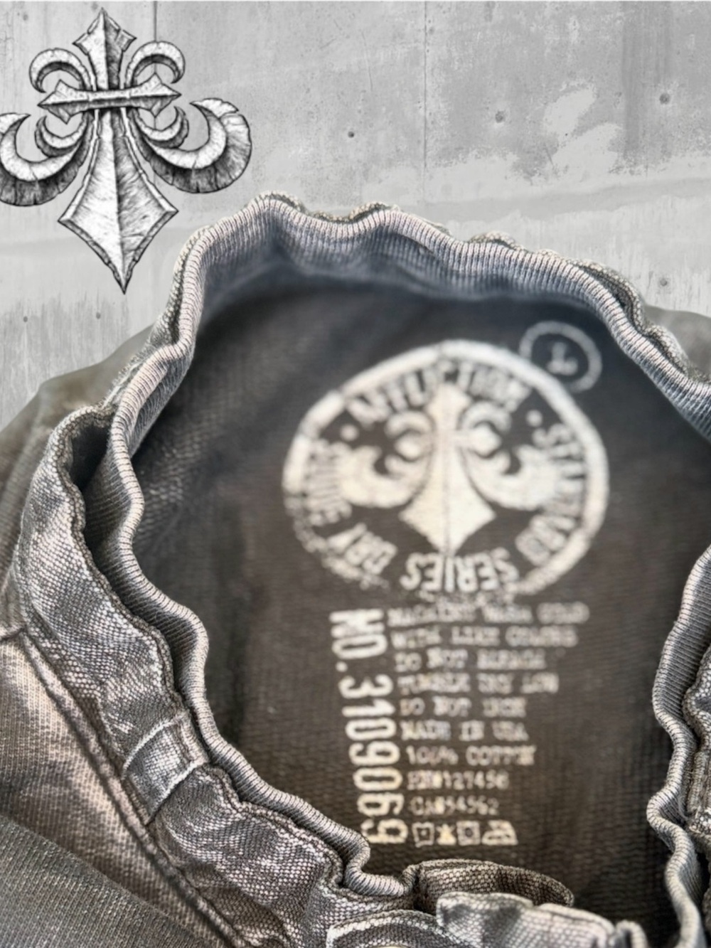 Affliction Four Button Eagle Lost Souls Graphic Long Sleeve T-Shirt Size Large - Picture 12 of 16